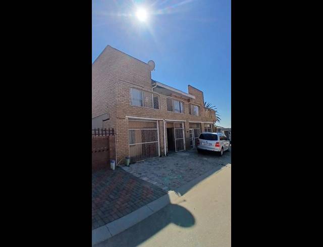 12 BEDROOM HOUSE FOR SALE IN HOSPITAL VIEW